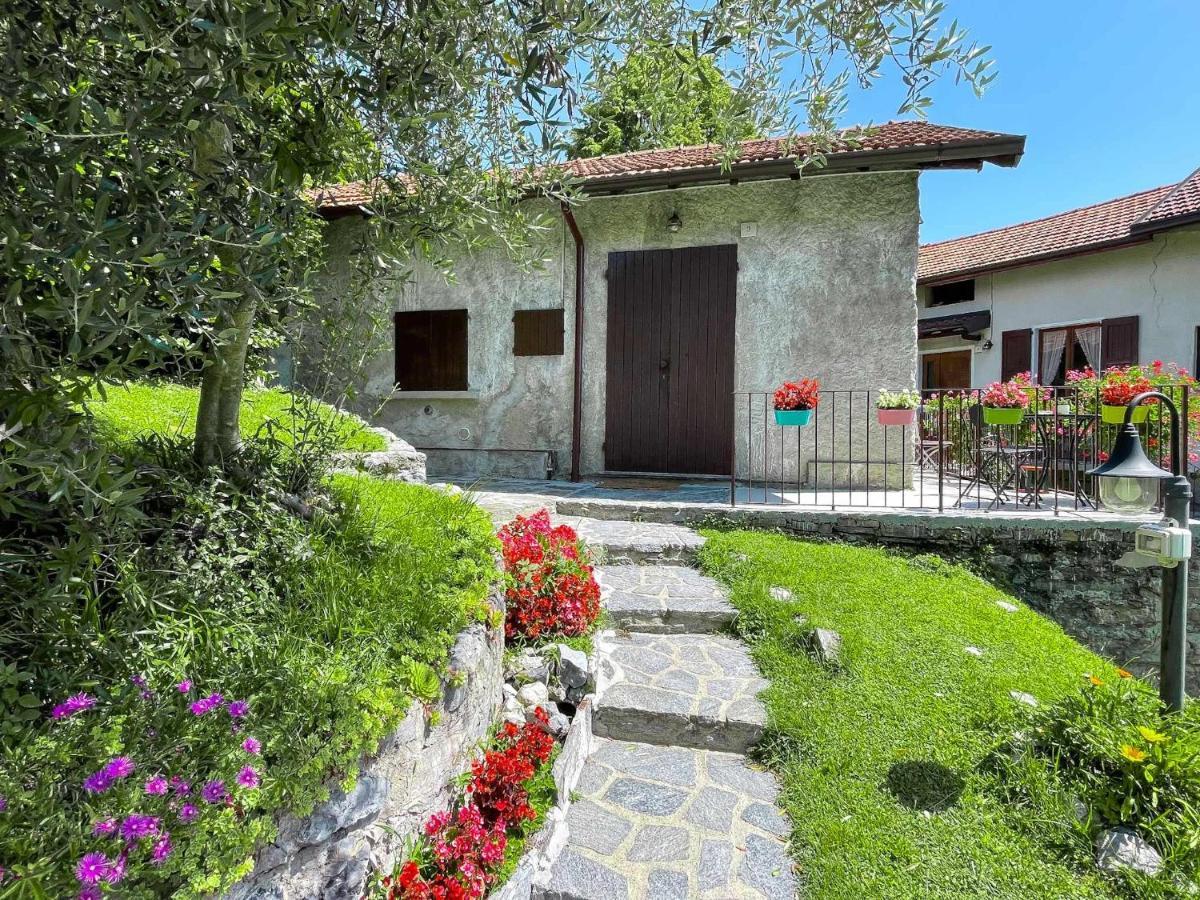 Breva Loft Tra Gli Ulivi Ed Il Lago Беладжо Екстериор снимка